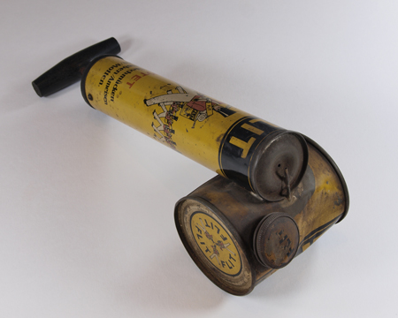 ‘Flit’ branded handheld pesticide spray pump