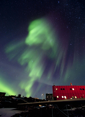 Aurora over Mawson Station