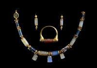 Jewellery set of cylinder and stamp seals
