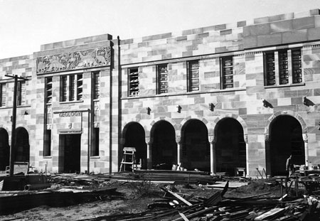 Fig. 1. Richards Building, University of Queensland, 1950